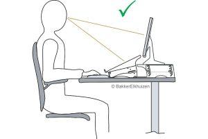 איך לשבת מול מסך מחשב זווית